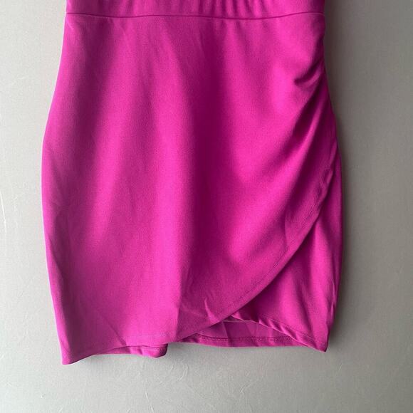 Lulu’s sz L fuchsia halter sheath mini dress - Picture 3 of 8